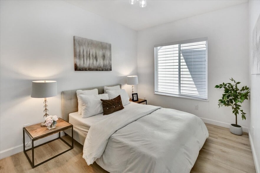 Building Photo - 3221 Hannah St