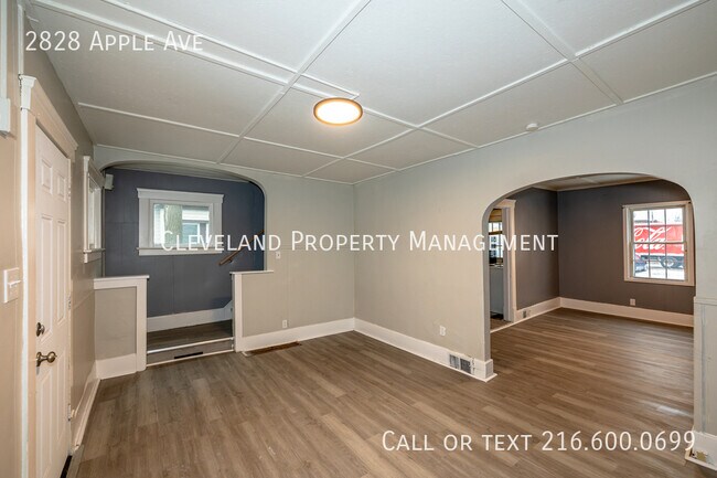 Building Photo - 2828 Apple Ave