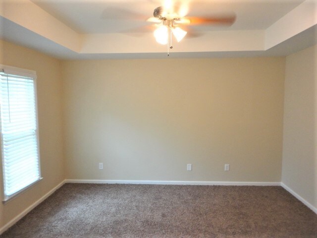 Building Photo - 2400 Water Lilly Way