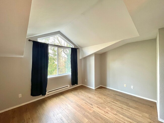 Building Photo - Great Condo For Rent