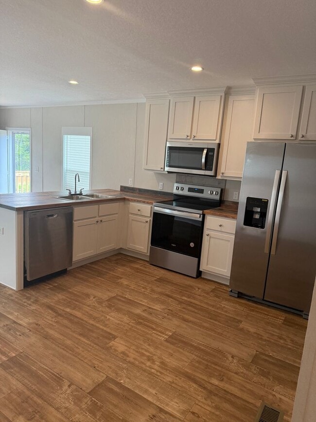 Building Photo - BRAND NEW-3 Bedroom / 2 Bath-LUXURY MOBILE...