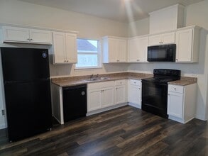 Building Photo - 4/2/2-With waterview!