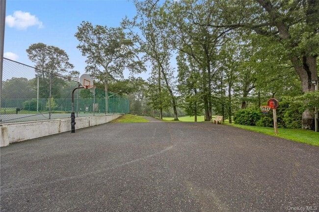 Building Photo - 703 Hilltop Ct