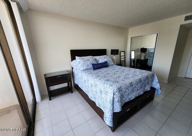 Building Photo - 2828 N Atlantic Ave