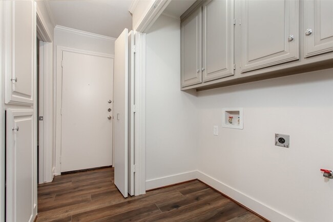 Building Photo - 2117 Promontory Point