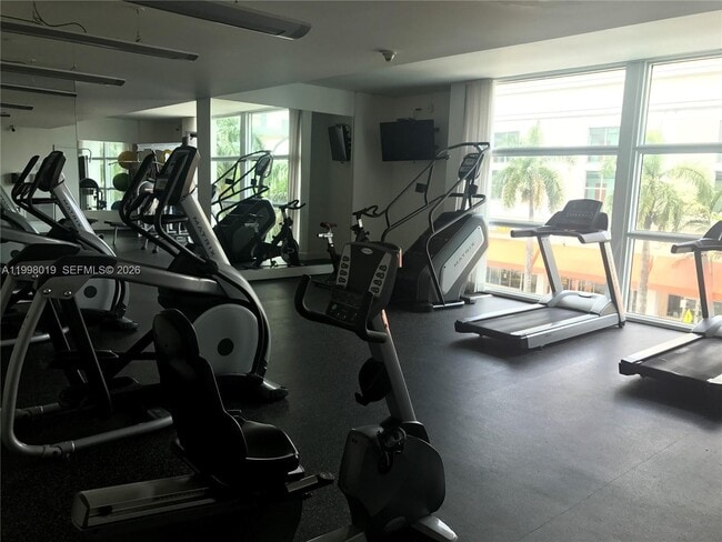 Building Photo - 350 NE 24th St