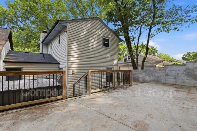 Building Photo - 7668 Chatham Cir NW