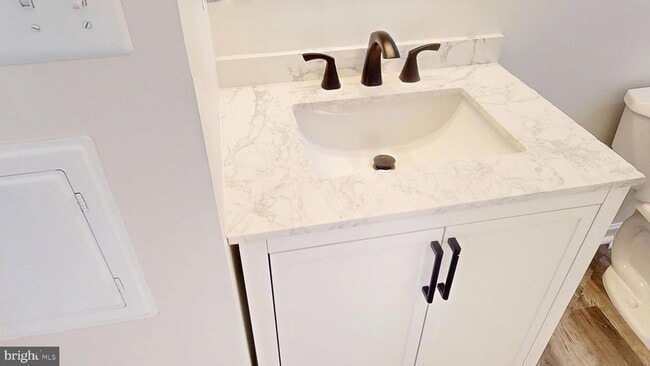 Building Photo - 40750 King Dr