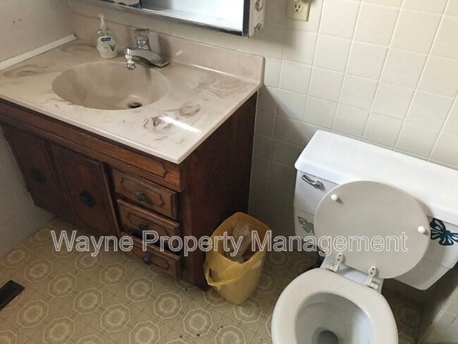 Building Photo - 503 NE 3rd St