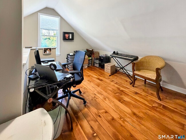 Building Photo - 5 Westwood Rd