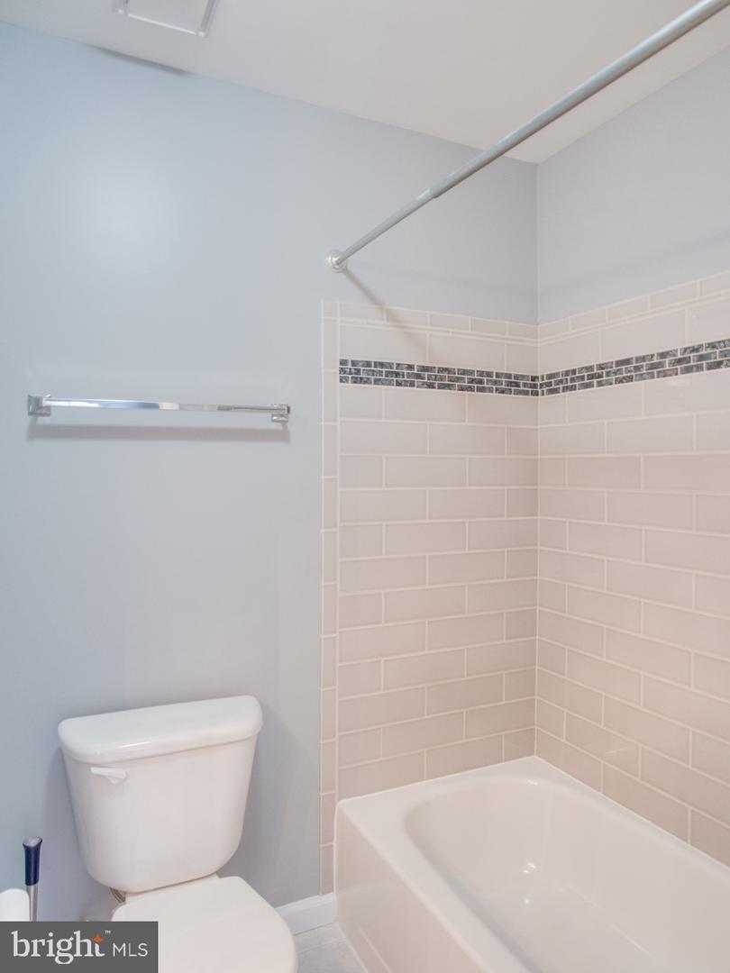 Master Bathroom - 11710 Olde English Dr