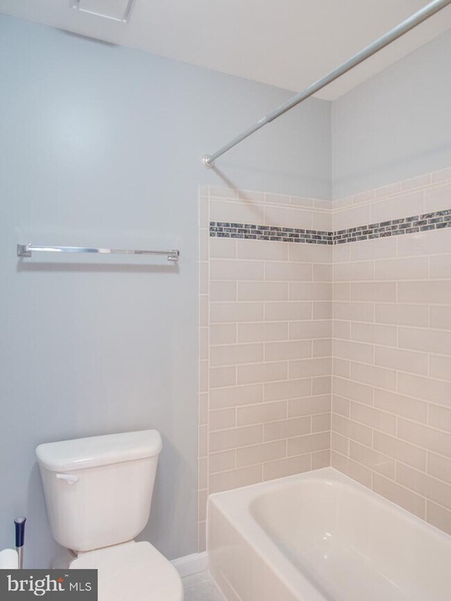 Master Bathroom - 11710 Olde English Dr