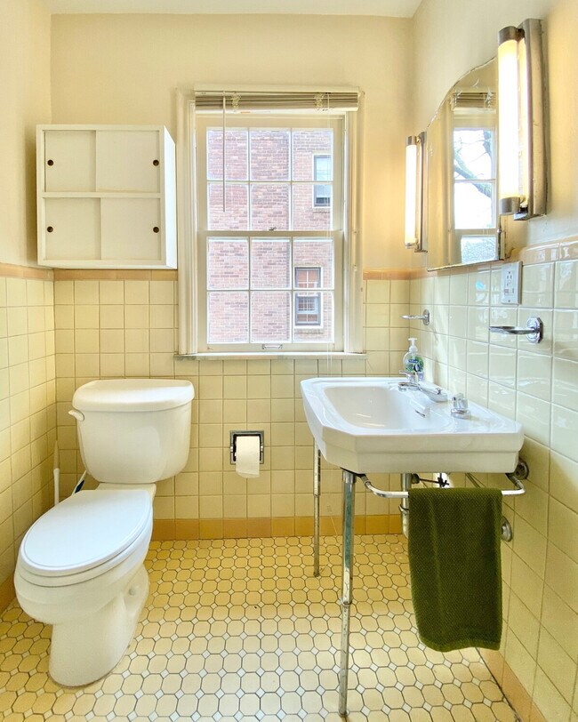 Building Photo - 16225 Glynn Rd