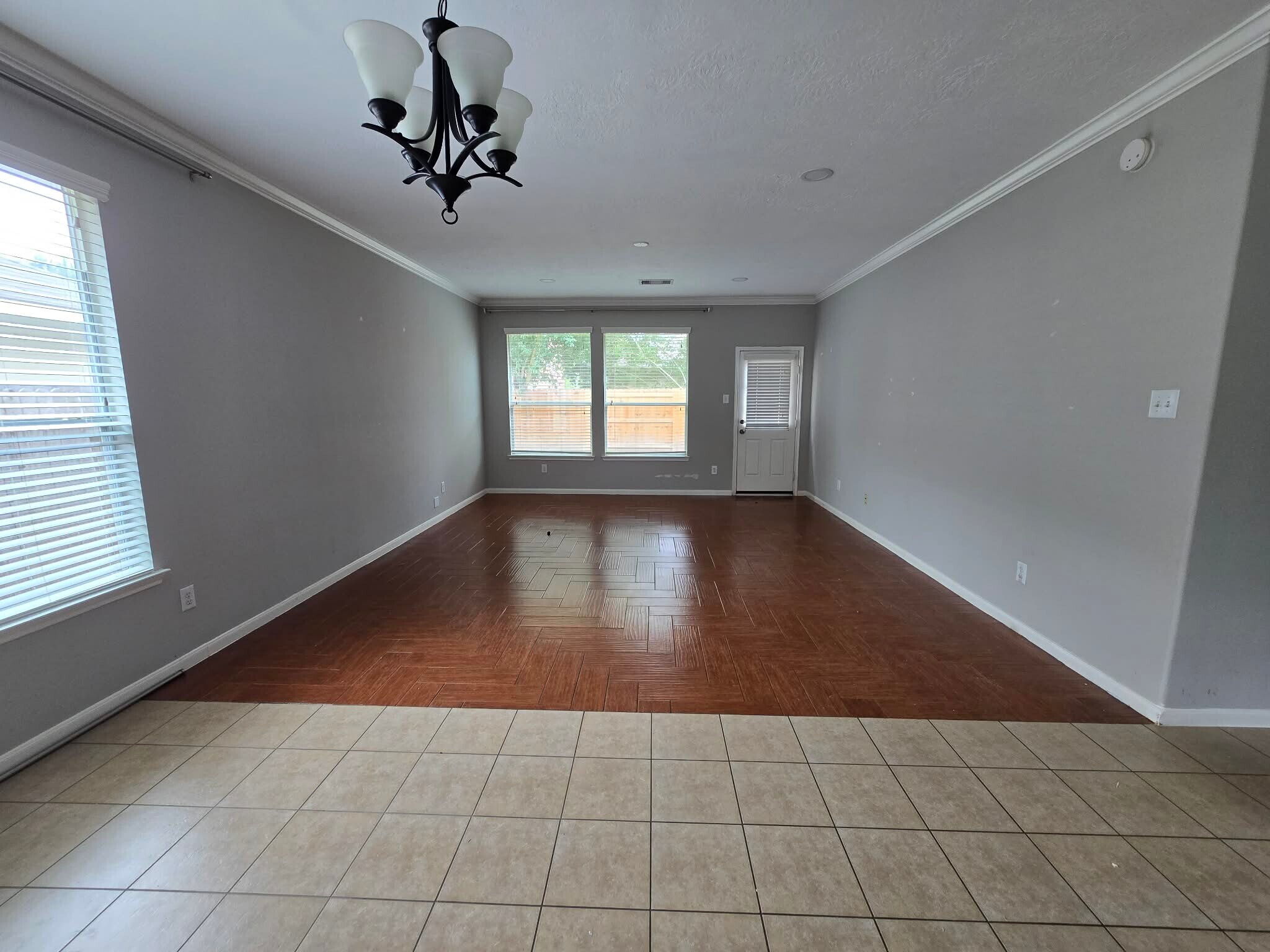 Building Photo - 20126 Breezy Oak Ct