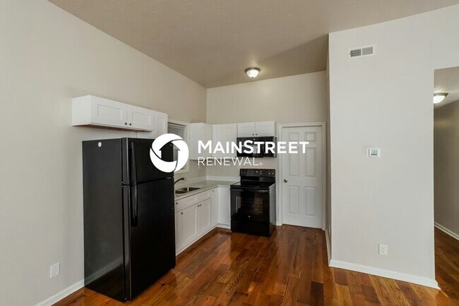 Building Photo - 3 Bedroom Pet-Friendly Home in Louisville,...