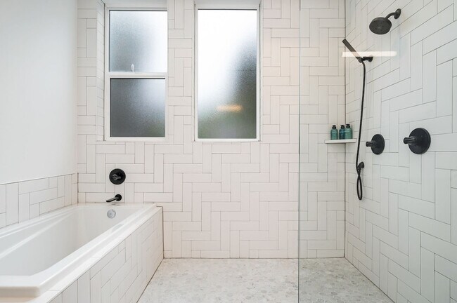 Building Photo - 6030 Sand Point Way NE