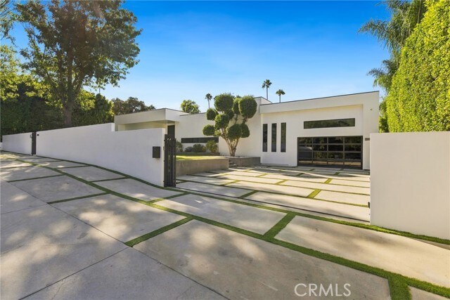 Building Photo - 20141 Wells Dr