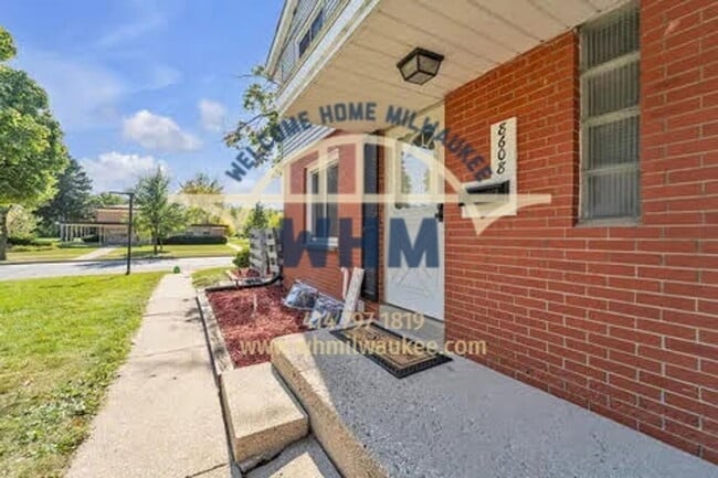 Building Photo - 8608 W Villard Ave