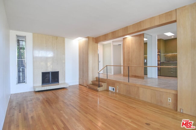 Building Photo - 8895 Appian Way