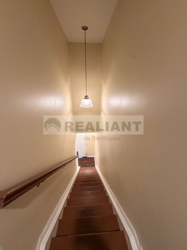 Building Photo - 438 Kenton St