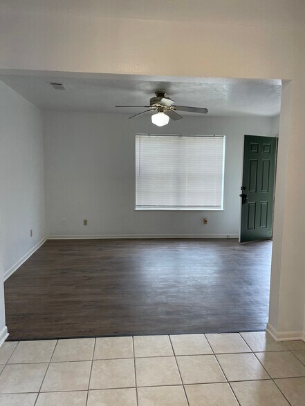 Building Photo - 1205 Vinyard Ct