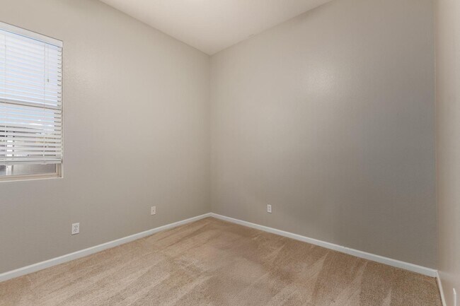 Building Photo - 4326 E Cloudburst Ct