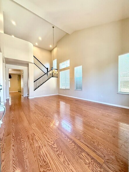 Building Photo - 1319 Jacaranda Cir