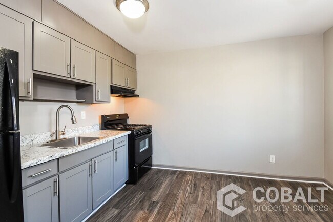 Building Photo - 2124 Park Terrace