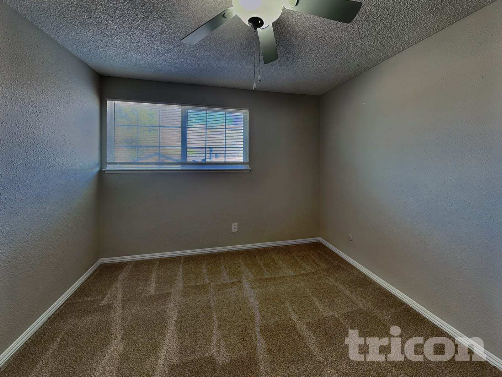 Building Photo - 2255 Howard Dr