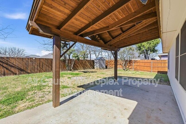 Building Photo - 2701 Cattleman Dr