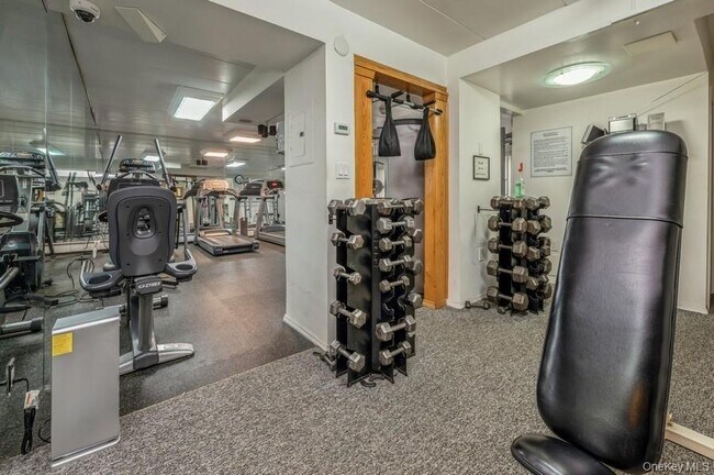 Building Photo - 372 Central Park Ave