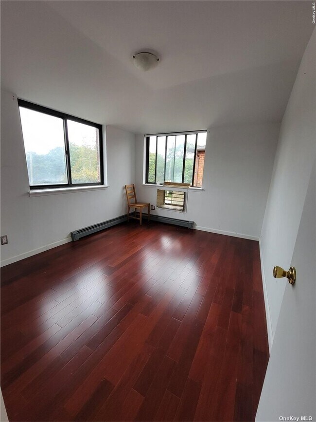 Building Photo - 153-10 Peck Ave