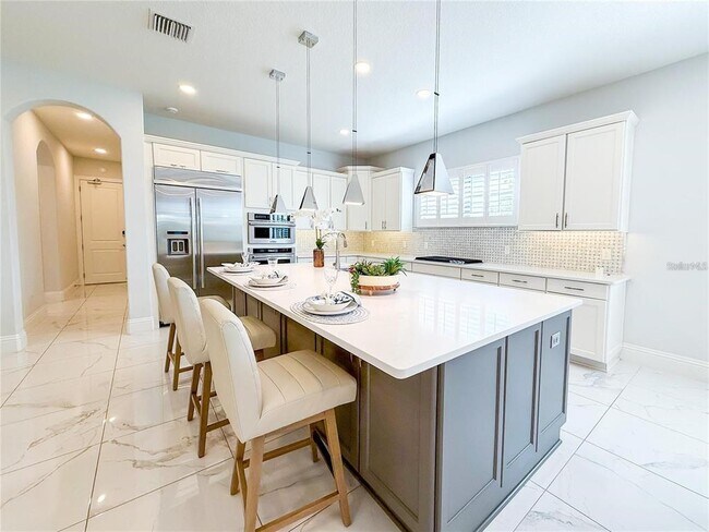 Building Photo - 13125 Casabella Dr