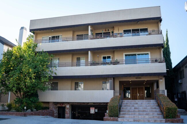 Building Photo - 4521 Colbath Ave