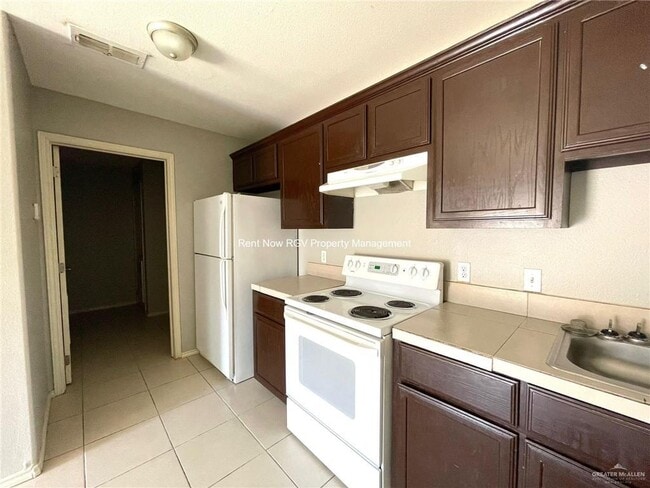 Building Photo - 12 Miroslava Ave