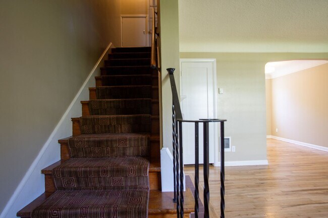 Building Photo - In the Heart of NW-Mid-Century 2Bdr Lives ...