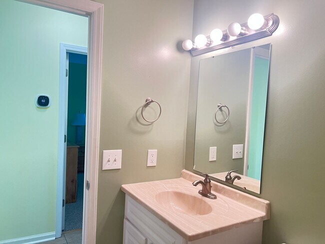 Building Photo - Furnished NMB Three-Bedroom Townhome is less than one mile from the Beach! Available Now!