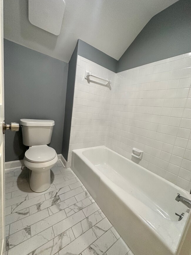 Building Photo - 1994 Peabody Ave