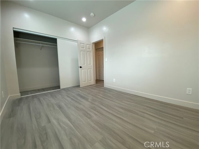 Building Photo - 1653 W Chateau Pl