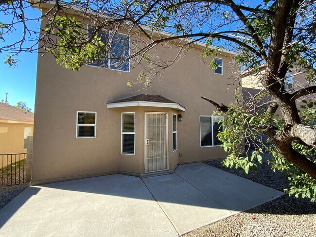 Building Photo - 3 Bedroom Home Available Near Unser Blvd N...