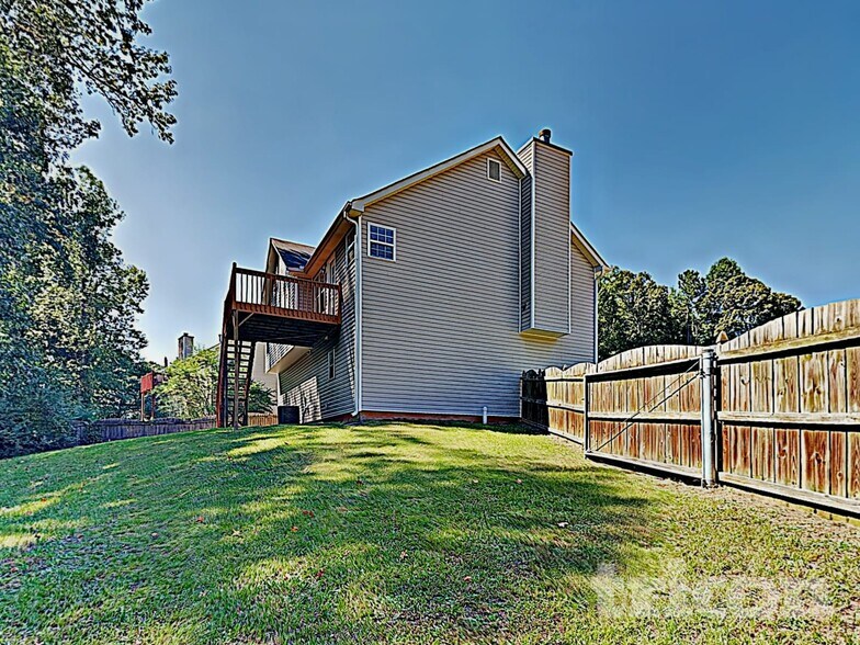 Building Photo - 11 Anna Way