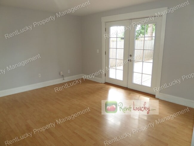 Building Photo - Super-Cute 3-Bedroom House in Fantastic Re...