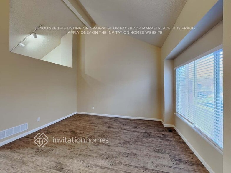 Building Photo - 2455 Wolf Creek Dr