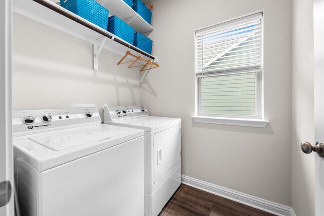 Building Photo - 8109 Mandela Bend