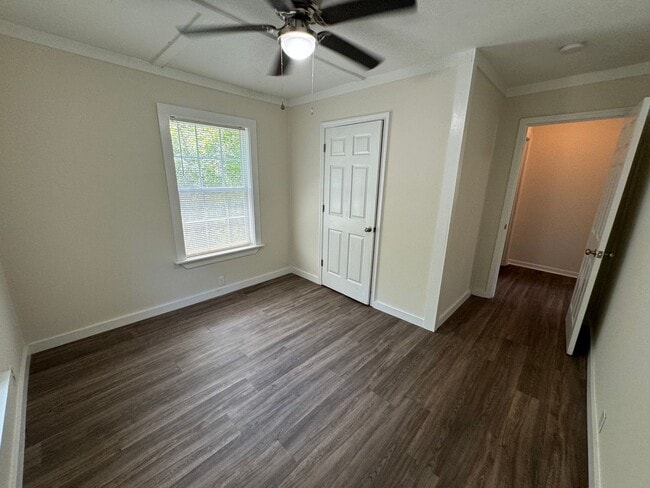 Building Photo - Renovated 3/1 House in South Rome- $1,095