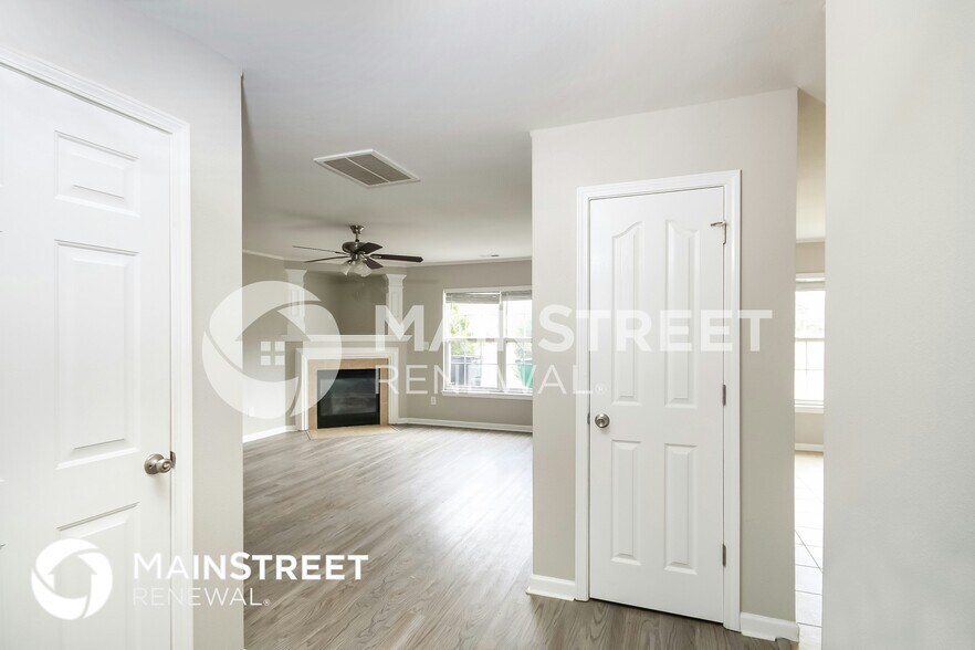 Building Photo - 9127 White Aspen Pl