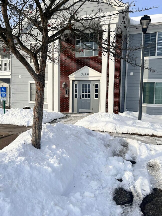 Building Photo - 3126 Alexander Pl