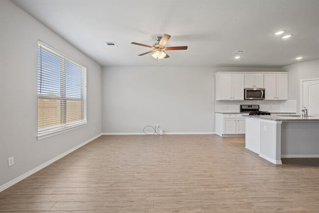 Building Photo - 25922 Balsamwood Dr