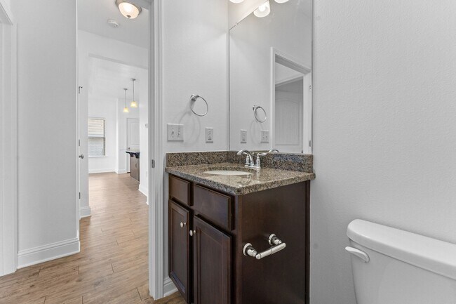 Building Photo - 27320 Lashay Dr
