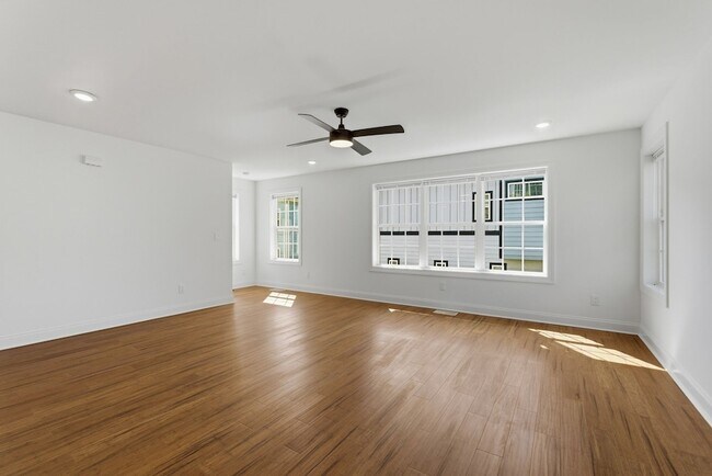 Building Photo - 203 Oceola Ave